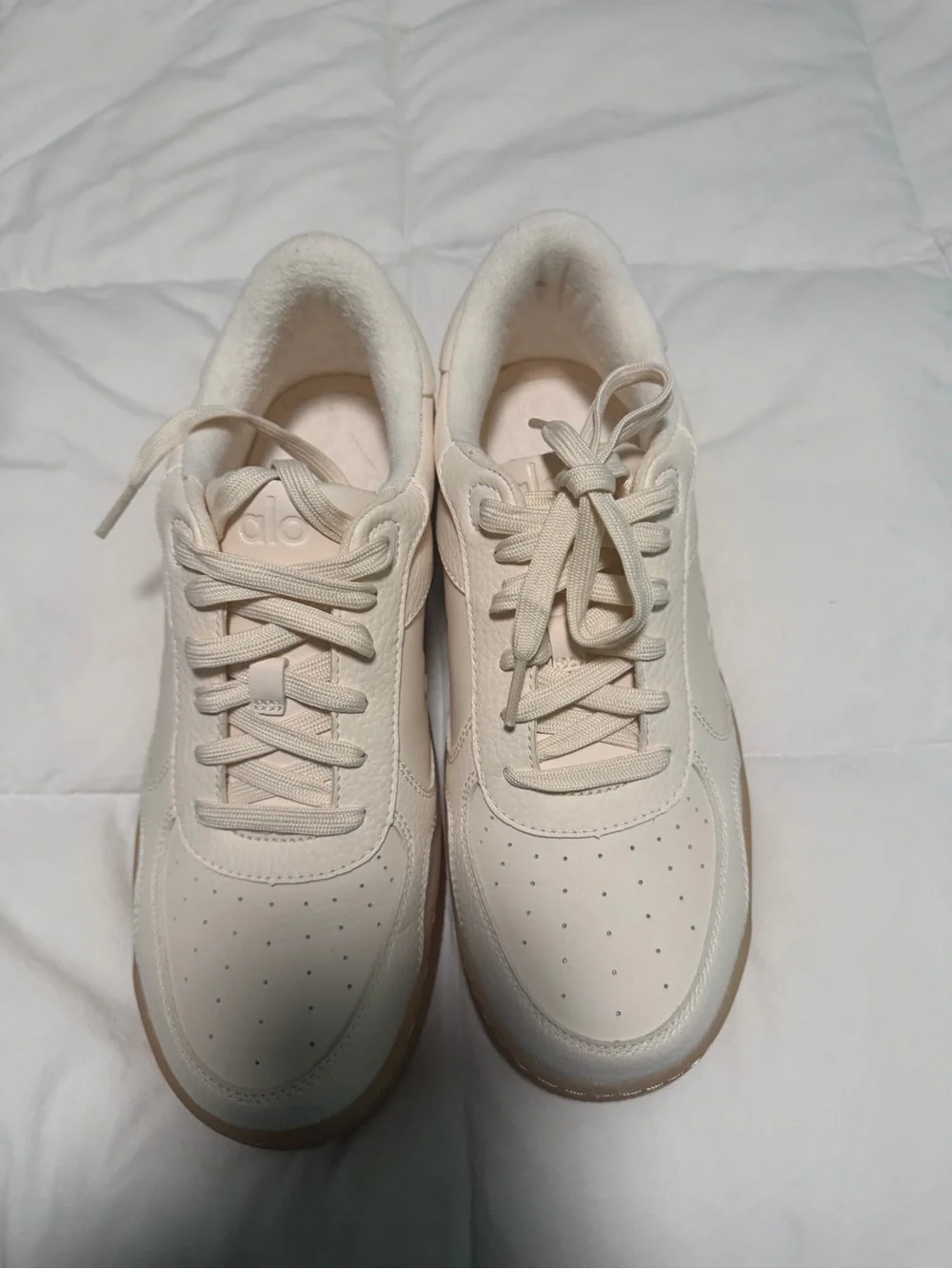ALO Yoga Womens Cream Lace-Up Low-Top Sneakers